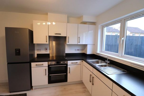 2 bedroom terraced house to rent - Photo 1