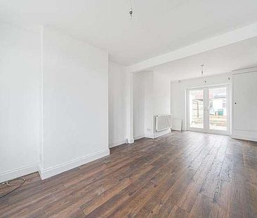 Malvern Road, SN2 - Photo 1