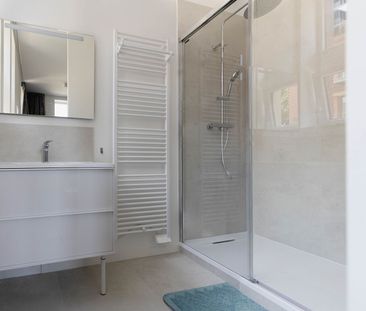 T6 Rénové avec Jardin & Parking, Idéal Colocation, Rue de Canteleu,... - Photo 3