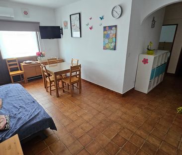 Apartamento T2 em Monte Gordo-Arrendamento de Outubro a Maio - Photo 2