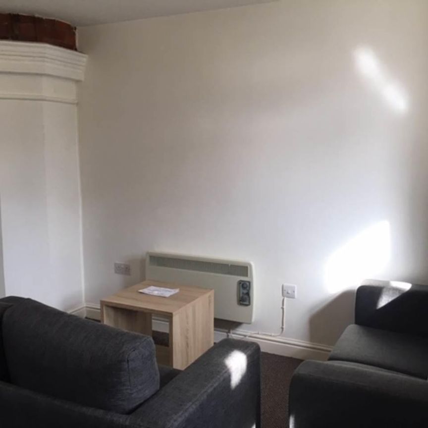 Flat 3 Tabernacle Chapel Garth Road - Photo 1