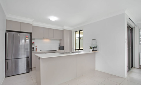Modern Family Home in Prime Box Hill Location - Photo 4