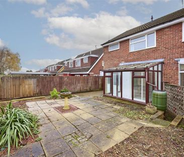 3 bedroom semi-detached house to rent - Photo 6