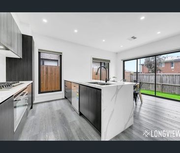 Contemporary Comfort in a Connected Location - Photo 5