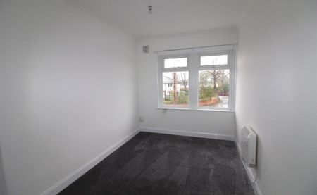 Broadgate Lane, LS18 - Photo 2