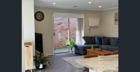 Comfort and Style in a Prime Cranbourne North Location - Photo 3