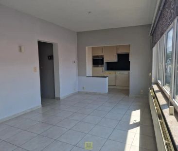 Aantrekkelijk 2-slaapkamerappartement rustig doch centraal gelegen. - Photo 3