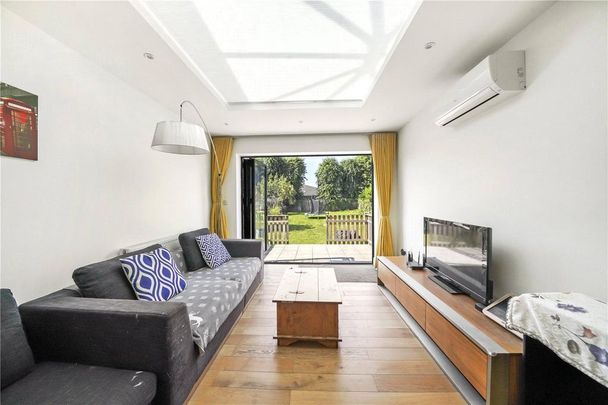 6 bedroom detached house to rent - Photo 1