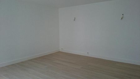 Location Appartement 2 pièces 53m² VALENCIENNES 59300 - Photo 4