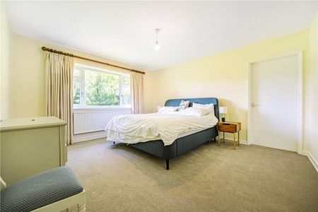 Spacious detached bungalow in a rural location in sought after Inkpen, with views to Combe Gibbet. - Photo 3