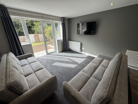 Fifth Avenue, Tang Hall - P2211 - Photo 2