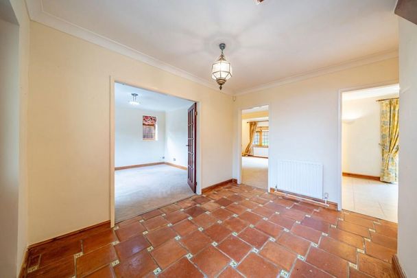 Fairefield Crescent, Glenfield, Leicester, LE3 8EJ - Photo 1