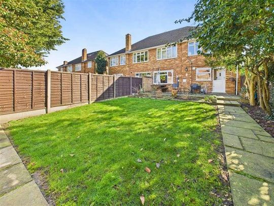 Gladsmuir Close, Walton-on-thames, KT12 - Photo 1