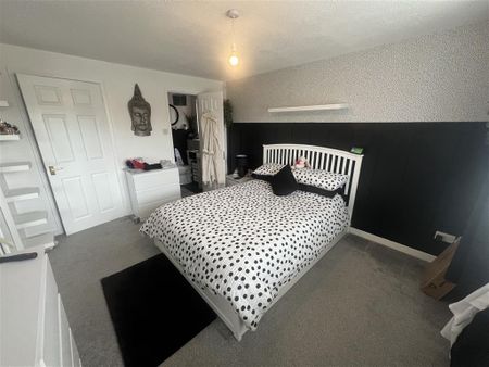 KnightsbridgeWay, Stretton, Burton-on-Trent - Photo 3