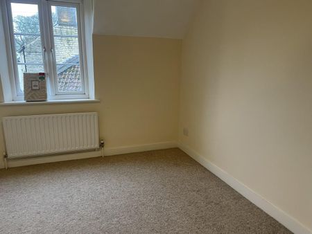 2 bedroom semi-detached house to rent - Photo 3
