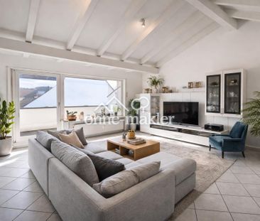 Lichtdurchflutete zentrale 3-Zi.-Wohnung mit hohen Decken und große... - Foto 4