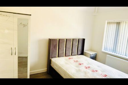 Room in a Shared House, Edwards Road, B24 - Photo 3