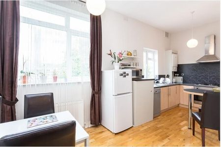 2 bedroom flat to rent - Photo 4