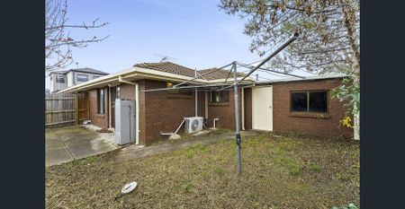 Stylish Modern Living in a Prime Braybrook Location - Photo 3