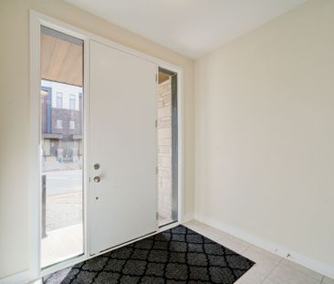 For Lease - 3087 Meadowridge Drive, Oakville, Ontario - Photo 4