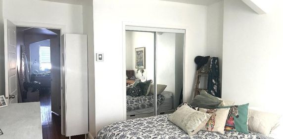 Charming 3½ in the Heart of Parc-Extension / Villeray - Photo 2