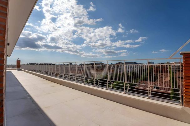 4 bedroom luxury penthouse for rent in Madrid, Autonomous Region of Madrid - Photo 1