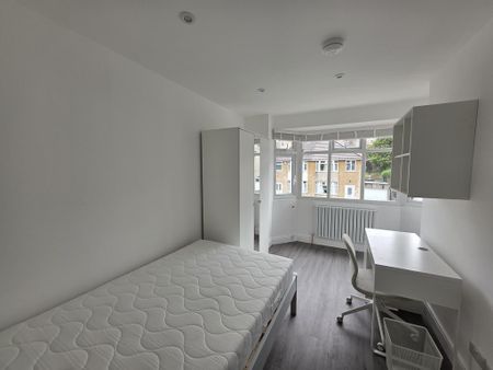 6 bedroom semi-detached house to rent - Photo 4