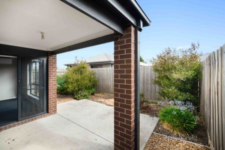 13 Mia Street, Alfredton - Photo 3