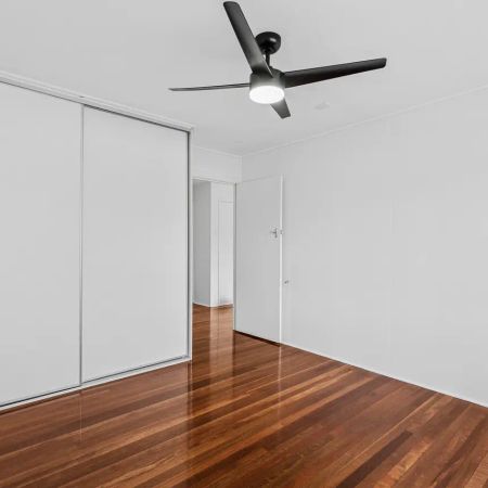 Freshly Updated 2-Bed Unit with City Views in Prime Annerley Location - Photo 5