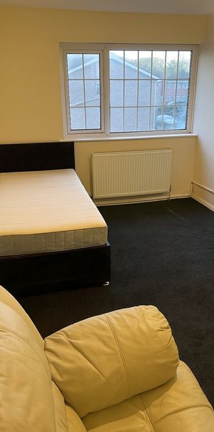 1 Bed Flat, Robinson Drive, BS5 - Photo 1