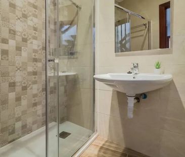 Carrer de les Acàcies, Barcelona, Catalonia 08027 - Photo 6