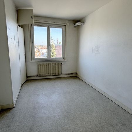 Location Appartement 3 pièces 79m² LENS 62300 - Photo 3