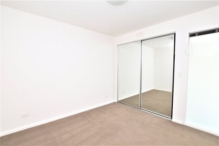 3702/241 City Road - Photo 2