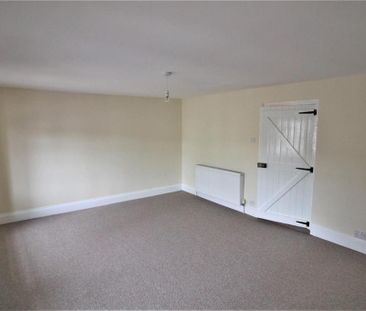 4 bedroom terraced house to rent - Photo 4