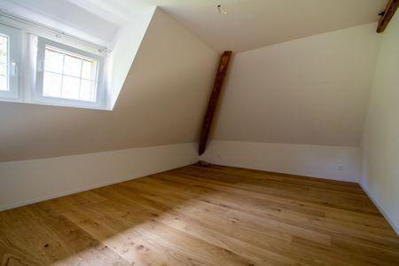 Cozy attic apartment for rent / 1x rent free - Photo 2