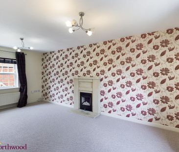4 bedroom link detached house to rent - Photo 1