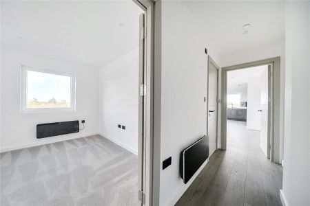 Rosemount Avenue, West Byfleet, Surrey, KT14 - Photo 5