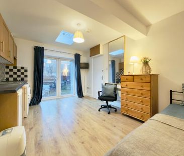 Studio to rent - Photo 1