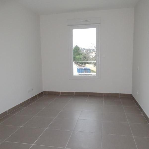 Location Appartement 2 pièces 45m² VILLENEUVE LES AVIGNON 30400 - Photo 1