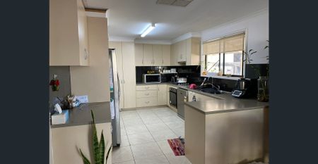 3 bedroom 1 bathroom home with a pool - Photo 5