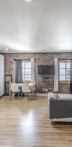 Colombier Loft Studio Entièrement Meublé à Louer Vieux-Québec Juillet 2026 - Photo 1
