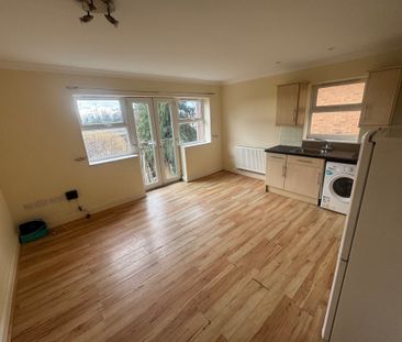 Millbrook Road East, Southampton - Photo 6