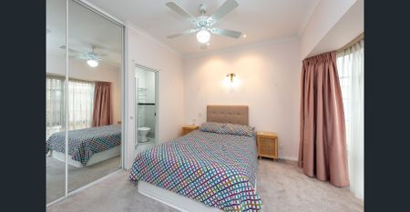 Lock and leave secure complex! - Photo 3