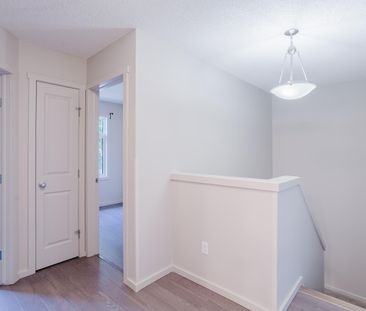 4plex in Modern 3 Bed / 1.5 Bath Suite – Spacious & Bright! - Photo 1