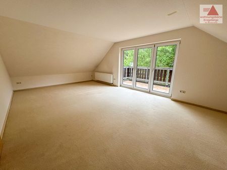 Traumhafte 3-Raum-Wohnung mit Balkon und Einbauküche im Grünen mit neuen Fußböden! - Photo 3