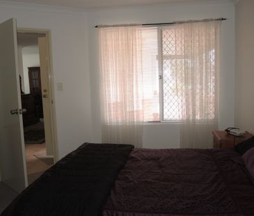 Refresh yourself in this tranquil partly furnished family villa! - Photo 5