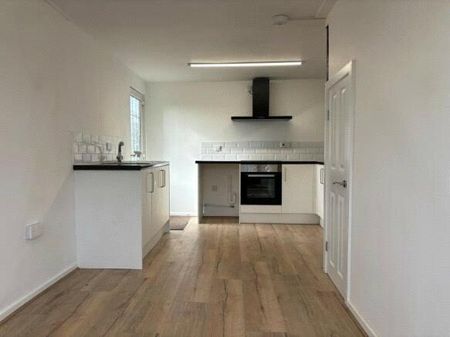 3 bedroom terraced house to rent - Photo 4