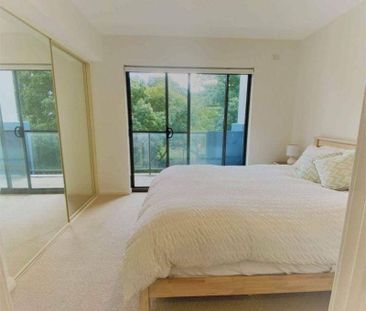 FULLY FURNISHED Live in 5 star resort luxury overlooking the trees ... - Photo 4