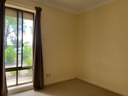 Four Bedroom Family Home! - Photo 5