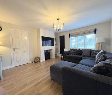 4 bedroom detached house to rent - Photo 2